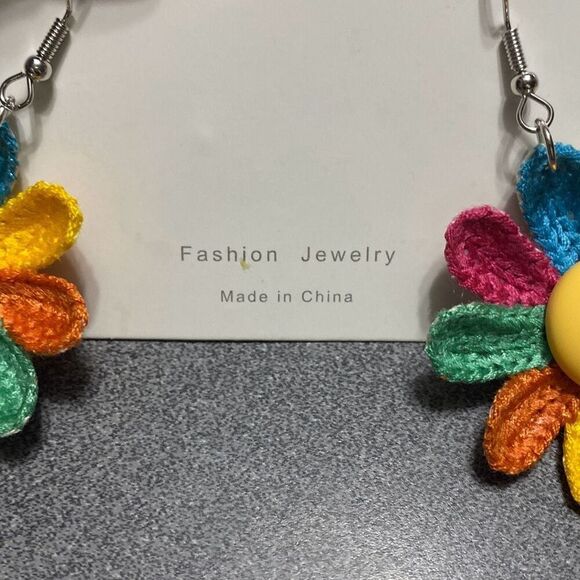 New Smiley Face colorful dangle earrings boho rainbow - Picture 4 of 7